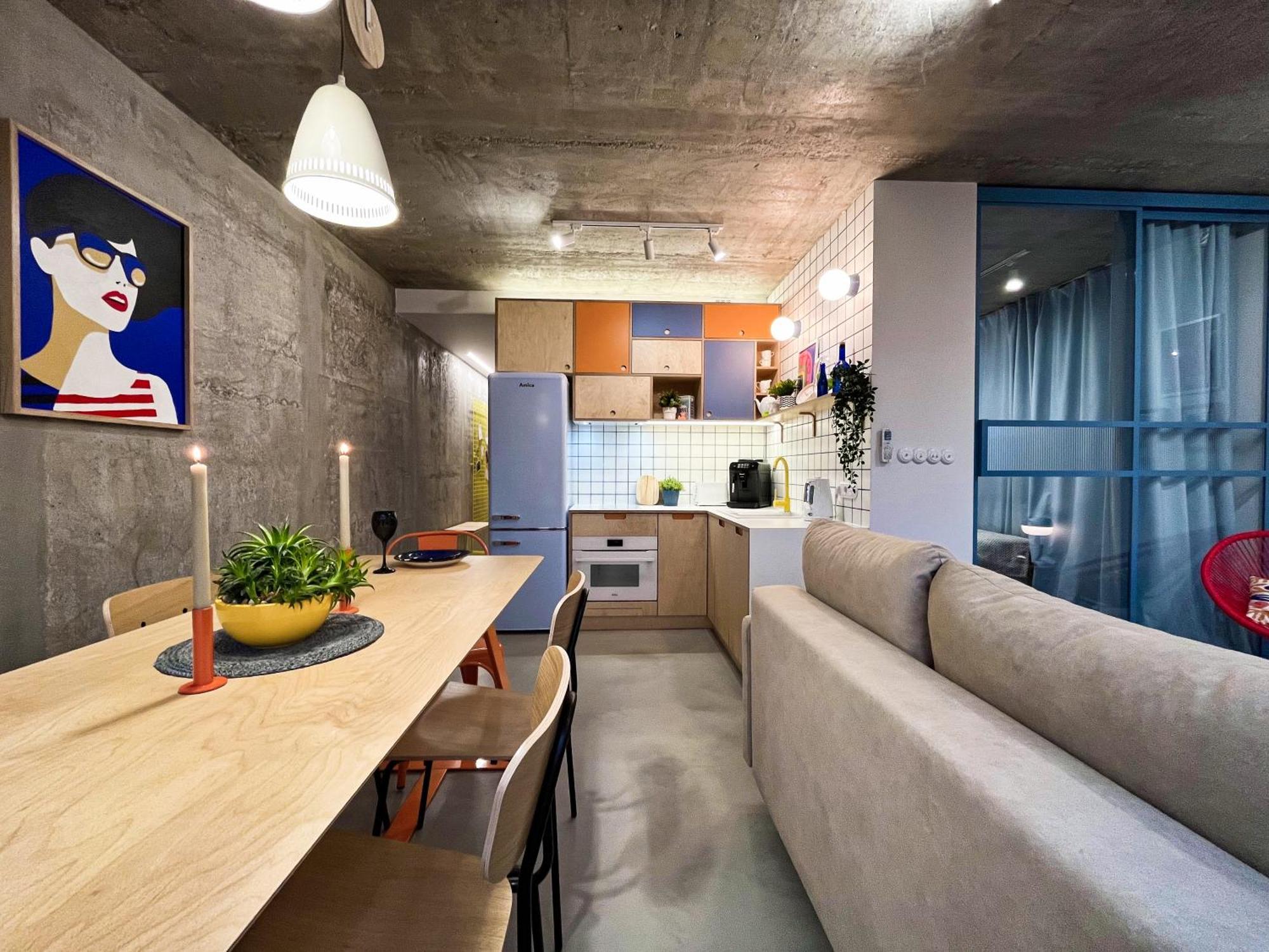 Funky Vibes Apart - Wyszynskiego 55 - Self Check-In 24H - Free Parking Wroclaw Luaran gambar